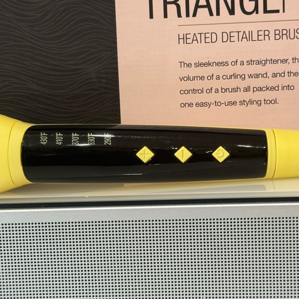 Calista TrianglPro Heated Detailer Brush ( Marigold) - Picture 5 of 8